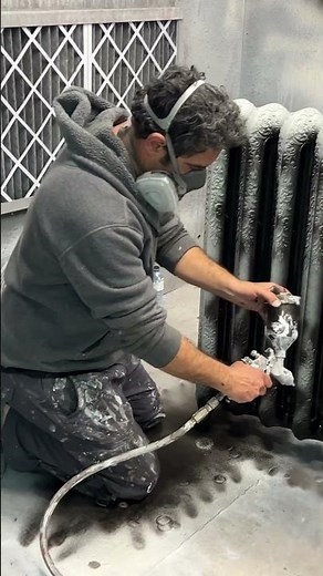 Behind every beautifully finished radiator is the skilled hand of our painter. 🎨🔥