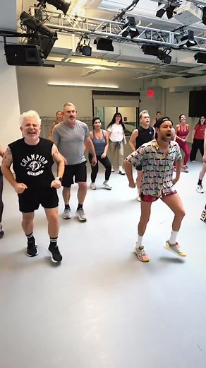 C’mon C’mon @onedirection 🥰🎶 I looooooove this song!!! #onedirection #danceclass | Justin Neto