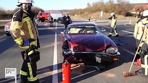 5.5K views · 25 reactions | Eine Oldtimer-Ausfahrt in Oberfranken endete mit einem schweren Unfall: Auf der B279 bei Reckendorf hat ein 31-jähriger Autofahrer den Oldtimer offenbar übersehen, drei Menschen wurden verletzt.|fs | BR Franken - Bayerischer Rundfunk | Facebook