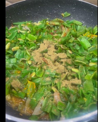 How to prepare Runner beans | sem ki phalli | Recipe # shorts ​⁠#cooking ‪@HurainMeharmah‬