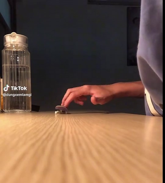 Fingerboarding Fun: Tricks & Tips