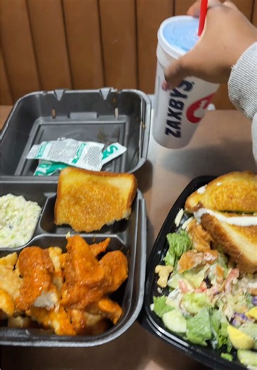 Finallyyy got my hands on Zaxby’s #georgia #zaxbys #empty #speeding | Zaxby's