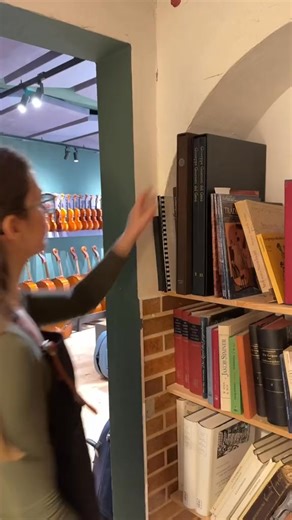 Today's violin makers draw inspiration from the masterpieces of early legends like Stradivari and Guarneri—not just to replicate them, but to create entirely new instruments. For my latest project, I chose Guadagnini’s 1755 “Wollgandt” violin. Its delicate, elegant lines captivated me instantly. ✨ This plexiglass template will later guide me in shaping the violin’s outline and curves. #violin #luthier #violinmaker #luthiertok #geige #geigenbauer #woodworking #woodtok #craftsmanship #violinmaking