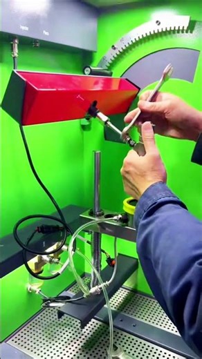 Common rail injector testing machine.#diesel #commonrailtestbench #injectortesting #beaconmachine