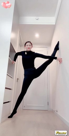 Beautiful Flexibility: A Girl's Long Legs Showcase Amazing Contortion Skills
