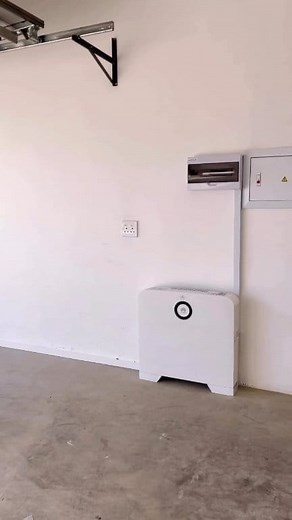 All-in-one solar system Featuring a 5kw inverter & 5kwh battery bank, helps you save up to 12kWh daily with just 4pcs (500watt) Solar Panels on the Roof. (10-year warranty) It can power 1fridge,1inverter ac Our service is nationwide #INSTALLMENT First deposit ₦800,000 Subsequent payment 200-200-200-200 (in 4months) Please now part payment validate delivery. Location: Ogun state Whatsapp 0904 572 9659 to place order | Easy solar ng