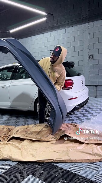 Pára-choque do Polo Europeu: Detalhes e Comparações