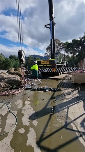 Imagine trying to wash a 240 metre circumference net that is 45 metres deep! It's all in a day’s work for our Net Slab Maintenance crew. We regularly wash our fish nets to remove biofouling which generates better oxygen flow for the fish. Huon has recently invested in a new net washer which is more efficient than the old washer and uses less water and diesel, another milestone in Huon’s ongoing commitment to sustainability. Our new net-washer can take up to 17 tonnes (one 240 metre net) in a sin