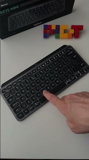 Logitech MX Keys Mini keyboard - backlight demo for illuminated keys