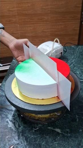 Superhero Smash: Hulk and Spider-Man Cake #spidermancake #hulk #shorts