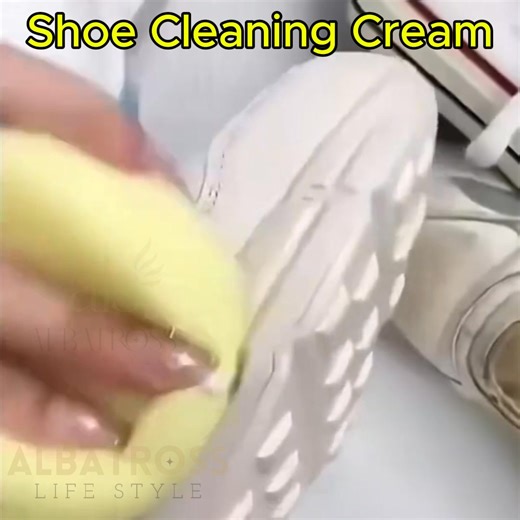 আপনার জুতায় জমে থাকা ধুলা, দাগ বা তেলের চিহ্ন এখন আর সমস্যা নয়! নিয়ে আসুন Multifunctional Shoe Cleaning Cream (7.1 oz / 200 g) — একটি ক্রিম যা আপনার প্রিয় জুতাকে রাখবে পরিষ্কার, উজ্জ্বল ও সুরক্ষিত। 🌿 পণ্যের বৈশিষ্ট্য: ✅ বহুমুখী ব্যবহার: লেদার, সিনথেটিক ও স্নিকার সব ধরনের জুতার জন্য উপযোগী ✅ নরম স্পঞ্জ হেড: জুতার পৃষ্ঠে কোমলভাবে কাজ করে, কোনো ক্ষতি না করে দাগ দূর করে ✅ স্টেইন রিমুভার পলিশ একসাথে: একদিকে পরিষ্কার করে, অন্যদিকে জুতার উজ্জ্বলতা বাড়ায় ✅ দীর্ঘস্থায়ী প্রটেকশন: ধুলা ও দাগ থেকে সুরক্ষ