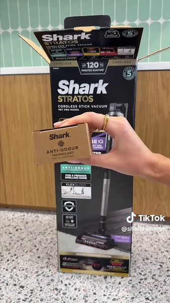 Lightweight Shark Stratos Cordless Vacuum Review