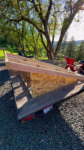 DIY single slope shed roof project 🤝🛠️💪 • On todays episode we build the roof structure that will go on top of the off-grid ram pump house. I’m using this small project to try to learn the proper way to make a sloped shed roof building with notched birds mouth rafters and plum fascia boards. Please feel free to leave your tips and tricks in the comment zone! 🤩 • It’s better to be a warrior in a garden than to be a gardener in a war. 🌱🥷 • #modern #rural #civilian #selfsufficient #off-grid #