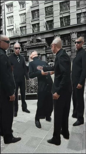 Matrix reloaded: scene of neo vs smith clones. Glitch in the matrix