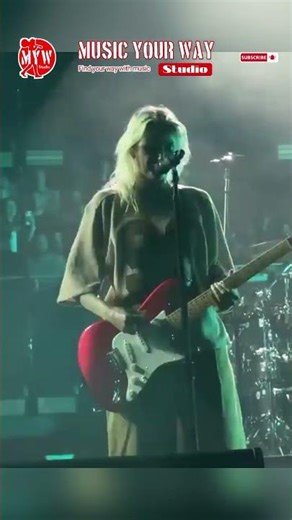 Emily Armstrong Ignites the Stage with Linkin Park’s New Anthem “Up From the Bottom”