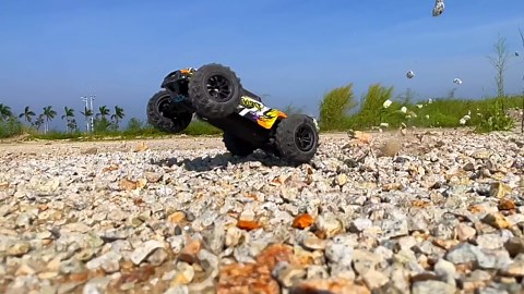 Remote Control Monster Truck - 1:16 Remote Control Truck 4x4 Rc Cars, 70km/h Brushless Motor Remote Control Cars,1500mAh, LED, 2.4G, Remote Control Car for Boys 8-12 (16102PRO 70KM-H Box)