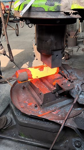 2.5M views · 10K reactions | Inside the factory Forging Process Explained – How to forge a gear shaft billet #fblifestyle #machine #factory #process #stamping #forging #manufacturer #producer #technology #industrial #iron #blacksmith | Inside the factory | Facebook