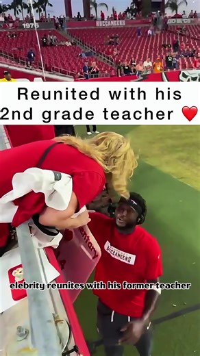 Never underestimate a teacher’s impact —Celebrity Reunites with Former Teacher 😭#Celebrity#Teacher#Reunion#Heartwarming#Wholesome#ForYou#Inspiration#Mentor#StarMoment#NFL#NFLStar#NBA#Sports