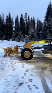 52K views · 237 reactions | Demonstrating the use of a front mounted push blade on a Deere 872 grader. There’s always more snow in the forecast, so better make room! | Earthmovers Media | Facebook