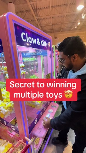 Huge tip to win Multiple toys 🤯#clawmachine #clawmachinewin #clawmachinehack #clawmachinetips #clawmaster #clawmaster_30 #clawandkitty #win #arcade #fun