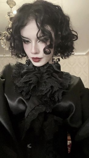 Victorian Goth Fashion: Stylish Outfits for Goth Girls