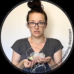 Hand Expressing Breast Milk vs. Pumping - Essential Facts You Need To