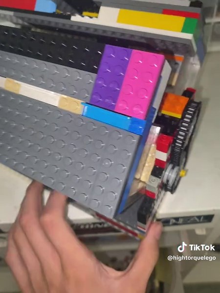 Building a LEGO Vacuum Engine Step-by-Step