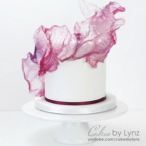 138K views · 1.5K reactions | Have you seen my tutorial yet showing how to make rice paper sails to add onto your cakes? If not here is a little sneak peak of what you can see in the tutorial. Watch the full step by step tutorial here → https://youtu.be/l2lIKLK036g I just love how delicate they look, and from every angle the cake looks so pretty.⁠ Have you made them yet? | Cakes by Lynz | Facebook