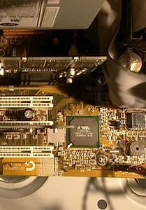 How It's Made S01:E05 - Paper, Jeans and Computers