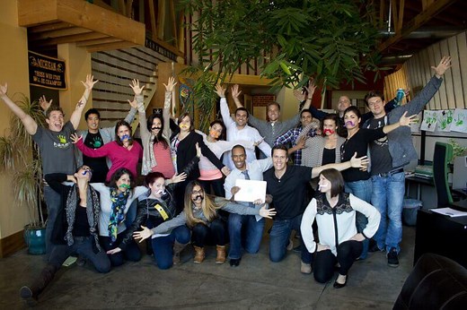 51 Gigantically Fun Large Group Team Building Activities & Games In 2026