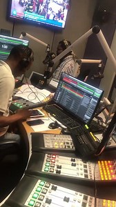 ON_AIR: Who has the be at music selection? #LastRound David’s song: Sjava- Uthando VS Sjava’s song: Blaq Diamond - Ibhanoyi #KingsandQueens @DavidMashabela @Sjava_atm | Radio 2000