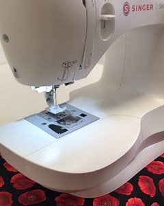 When sewing with cork fabric, use an all-purpose thread and a size 14/90 Universal Needle. Use a Non-stick foot so that the fabric layers move freely underneath the foot as you sew. Use binder clips or paper clips to hold fabrics together, as pins will leave permanent holes. Set stitch length for 3.0 mm or longer, as shorter stitch length settings can perforate the fabric. Rather than backstitching, use a hand sewing needle to bring upper thread to the back side, then tie off. | Singer North Ame