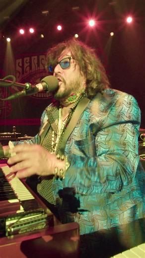 ‘Live at the S.E.R.P.E.N.T Festival’ is OUT NOW! Slash and the formidable Slash’s Blues Ball deliver the blues like it’s meant to be — loud, live, and dangerous. Experience the electrifying live performance paying tribute to icons like Fleetwood Mac, The Jimi Hendrix Experience, Bob Dylan and many more! | Slash