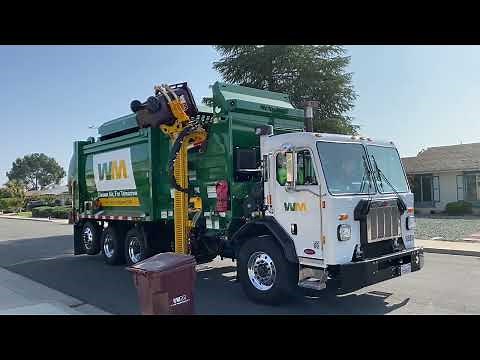 Brand New Waste Management Peterbilt 520 McNeilus ZR Garbage Truck