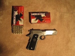 Colt 1911 Commander 45