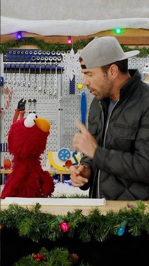 Mark Rober and Elmo break down the science of Merry Giftmas 🎁 ELMO AND MARK ROBER'S MERRY GIFTMAS