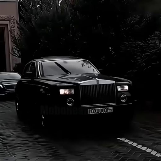 On the final day to submit college applications, Lucas suddenly changed his application to the same university as Olivia. A friend joked and asked him: "What about Chloe? Didn't you two agree six years ago to go to Chicago together?" "All these years, Chloe has been working so hard, all for you." Lucas seemed to remember it only then. He paused, then answered carelessly, "Chloe? Don't worry about it. Once she sees I changed my application, she'll change hers too. She can't live without me anyway