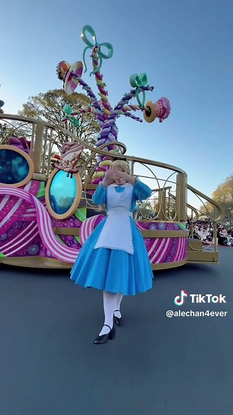 東京ディズニーランドのパルパルーザダンス
