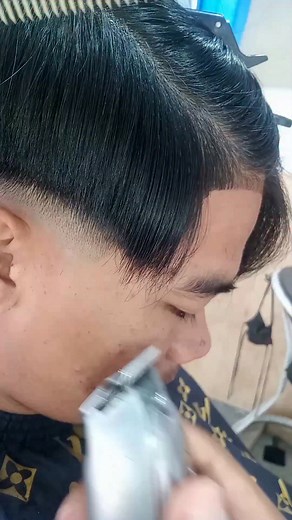 Point cut #barbershop #haircuttutorial #pointcut | Ade