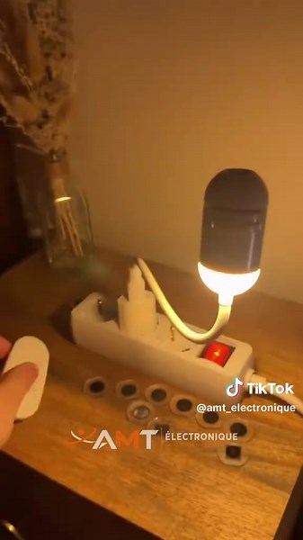 Transformez votre chambre ou votre voiture en un véritable planète mystique ! 🌌✨ Ce mini projecteur galaxie flexible est livré avec plusieurs disques interchangeables (lune, galaxie, aurore boréale...). Installez-le en un clic sur n'importe quel port USB ! 🚀#projecteurgalaxie #decorationchambre #decorationsenegal #amtelectronique #tiktoksenegal🇸🇳