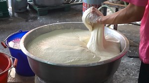 34K views | Spring Roll Wrappers Making in Taiwan - Taiwanese Street Food 潤餅皮製作 | Terry Films | Facebook