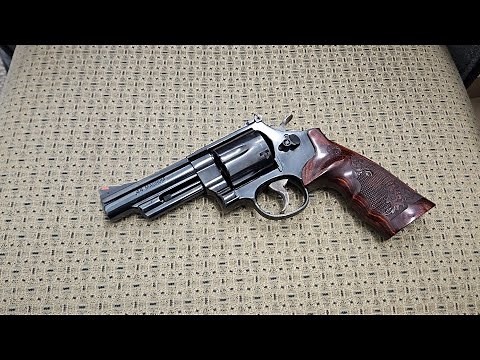 Smith & Wesson Model 29 Classic 4 inch 44 mag