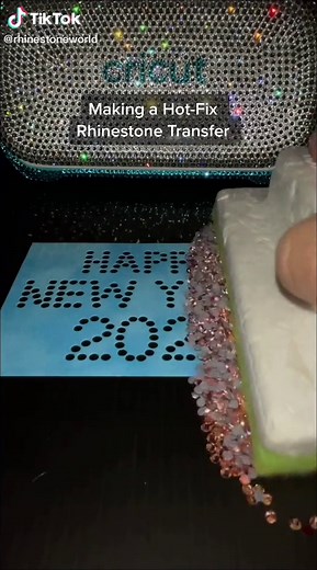 It’s so easy they fall right in! #CobraKaiChop #CozyAtHome #BRIDGERTON #foryou #rhinestones #newyear #newyearseve #cheers #facemask #businesshacks