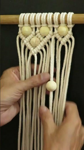 Macramé Wall Hanging Pattern With Beads