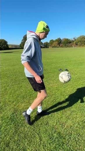 ASMR Football Skills ⚽🎧 Relaxing & Satisfying Soccer Tricks