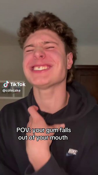 ColeCake (@colecake)’s video of gum