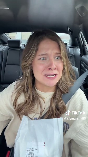 I promise it’s worth the whole watch… A BIG THANK YOU FOR HITTING 10K AT THE END!!!!🥹🥹🥹 @Chick-fil-A Can we give Jenny a raise please?!❤️ #chickfila #drivethru #funny #breakfastmukbang #eatwithme