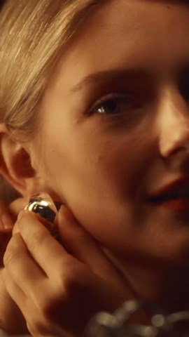 Eva Elfie on Instagram: "1-On-1 Meeting with Mr. X (Official Video) The higher the risk, the bigger the pleasure… 🔥"