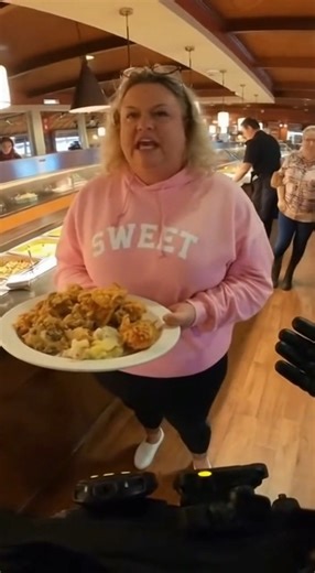 168K views · 755 reactions | FLORIDA — Chaos broke out at a Golden...