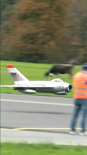 Massive MiG-17 RC Jet in Low Pass!